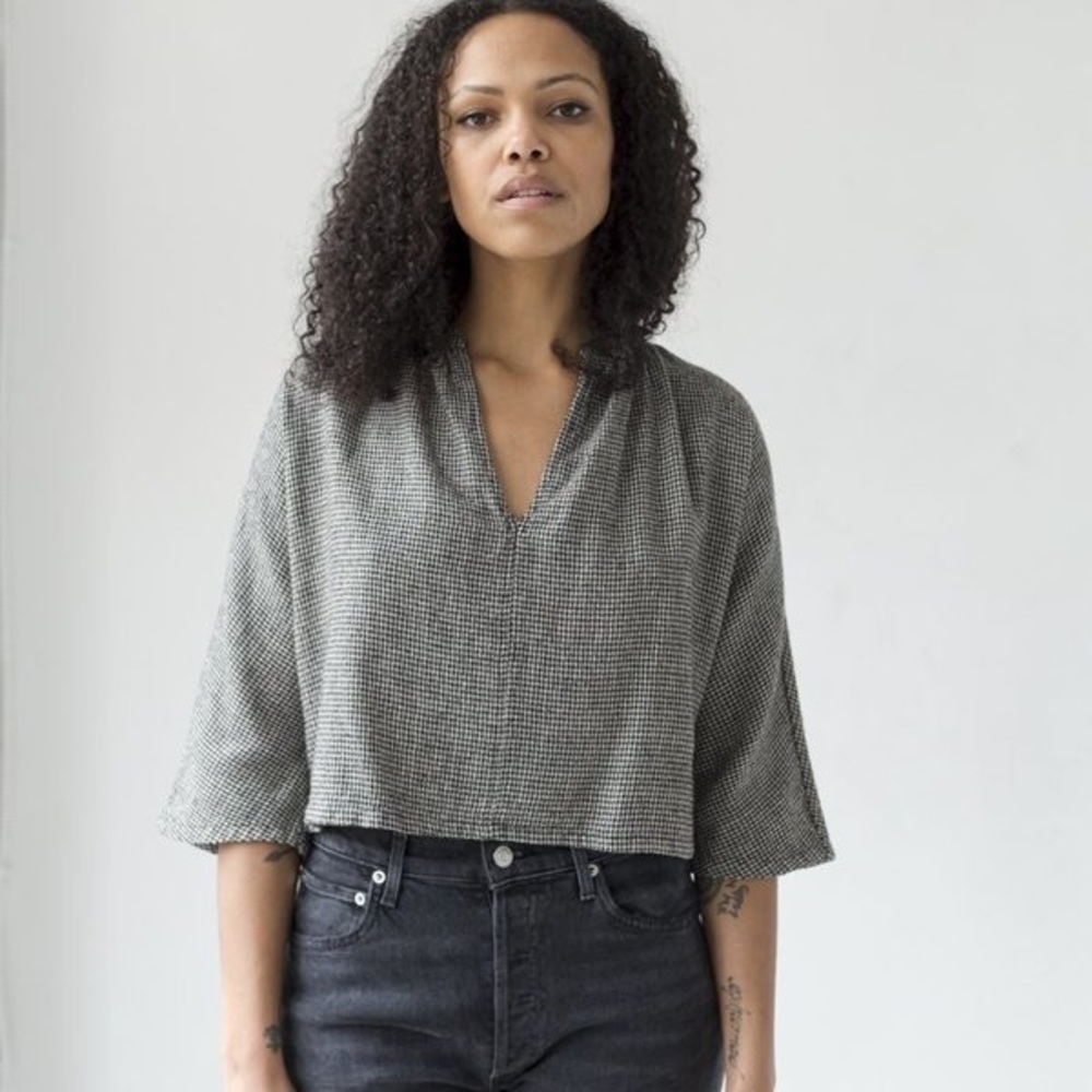Esby Lily Top in Mockingbird Houndstooth